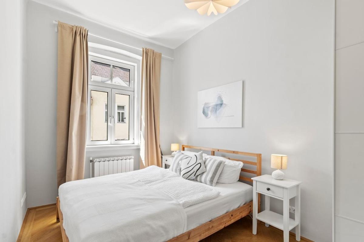 12 Minutes To Schoenbrunn I 5 Minutes To Metro U3 Apartment
