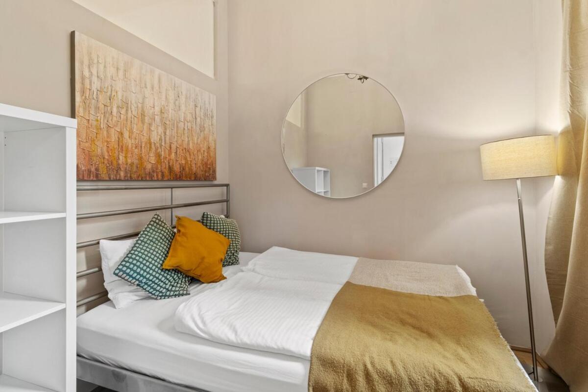 Apartment 12 Minutes To Schoenbrunn I 5 Minutes To Metro U3 Vienna