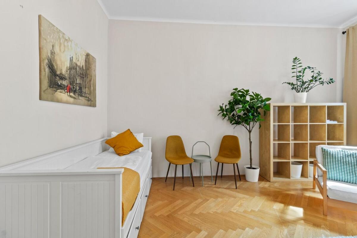 12 Minutes To Schoenbrunn I 5 Minutes To Metro U3 Apartment *