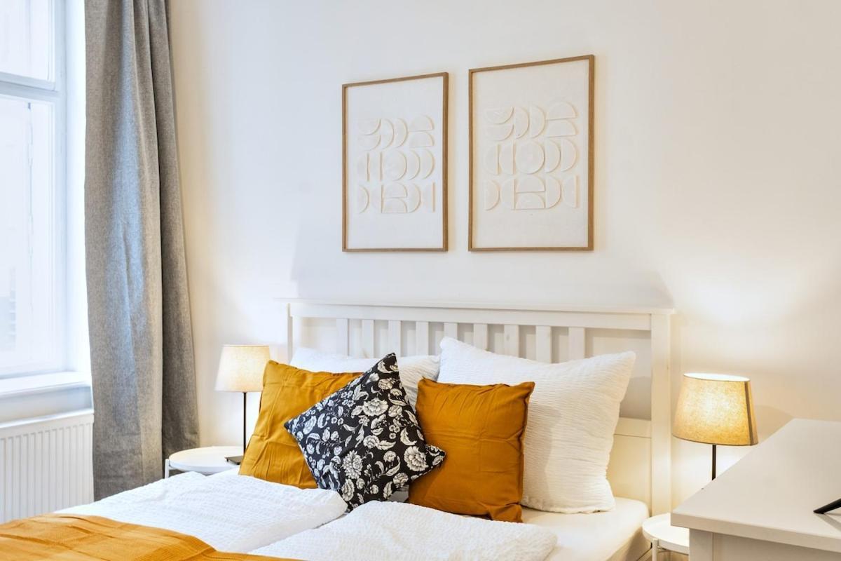 Apartment 12 Minutes To Schoenbrunn I 5 Minutes To Metro U3 *