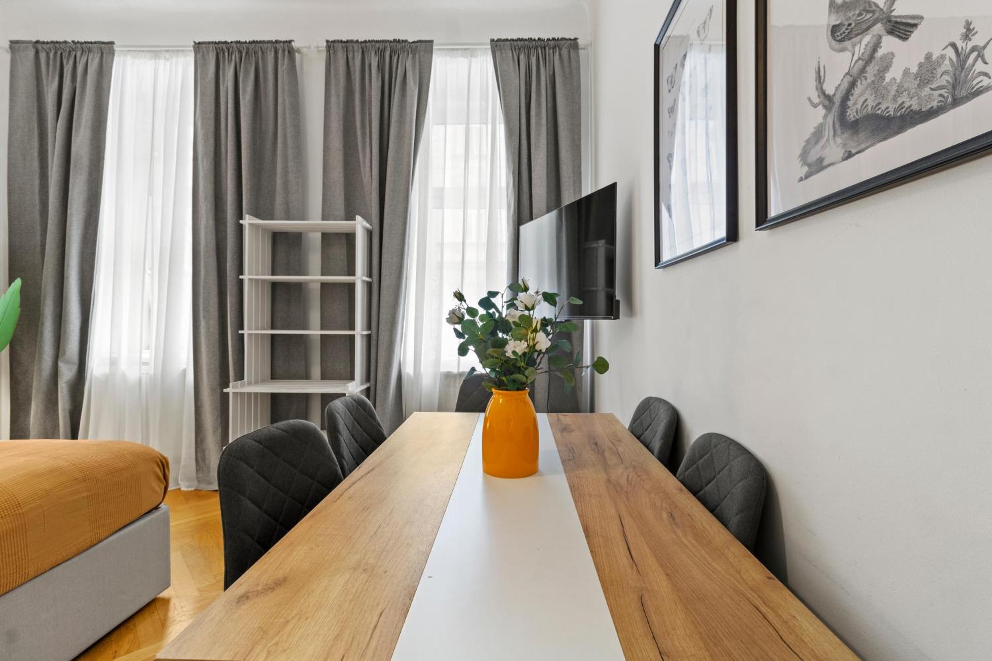 12 Minutes To Schoenbrunn I 5 Minutes To Metro U3 Apartment