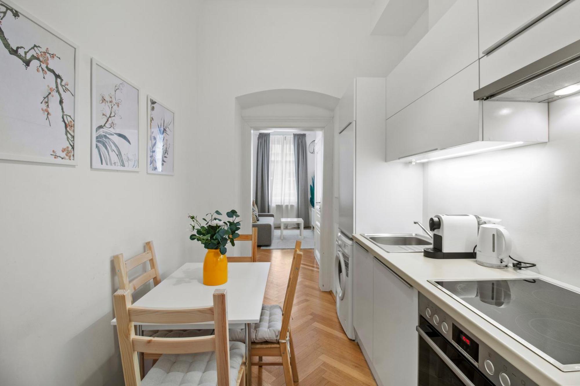 12 Minutes To Schoenbrunn I 5 Minutes To Metro U3 Apartment Vienna